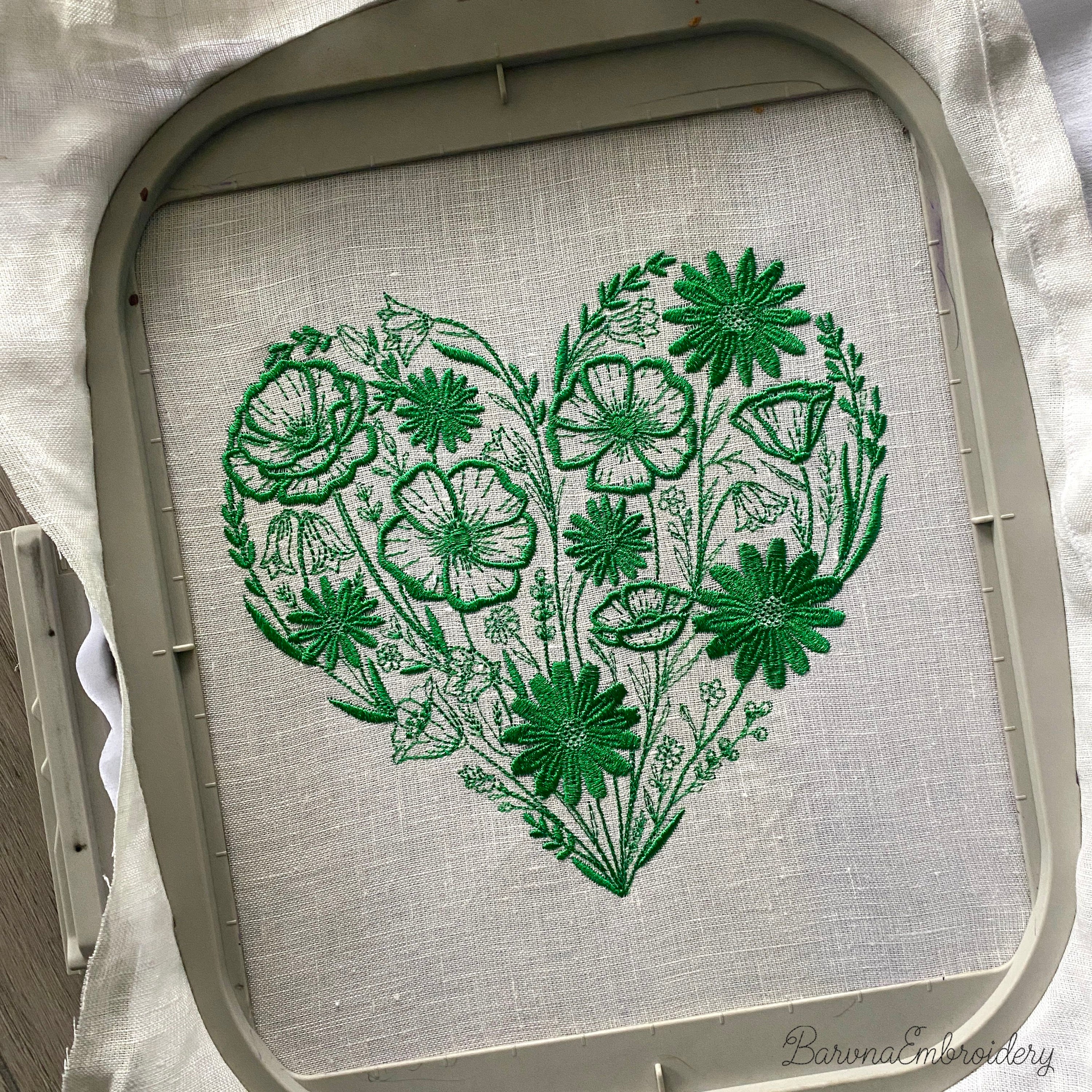 Wildflowers Heart Machine Embroidery Design, Floral Valentine Embroidery File (Instant Download)