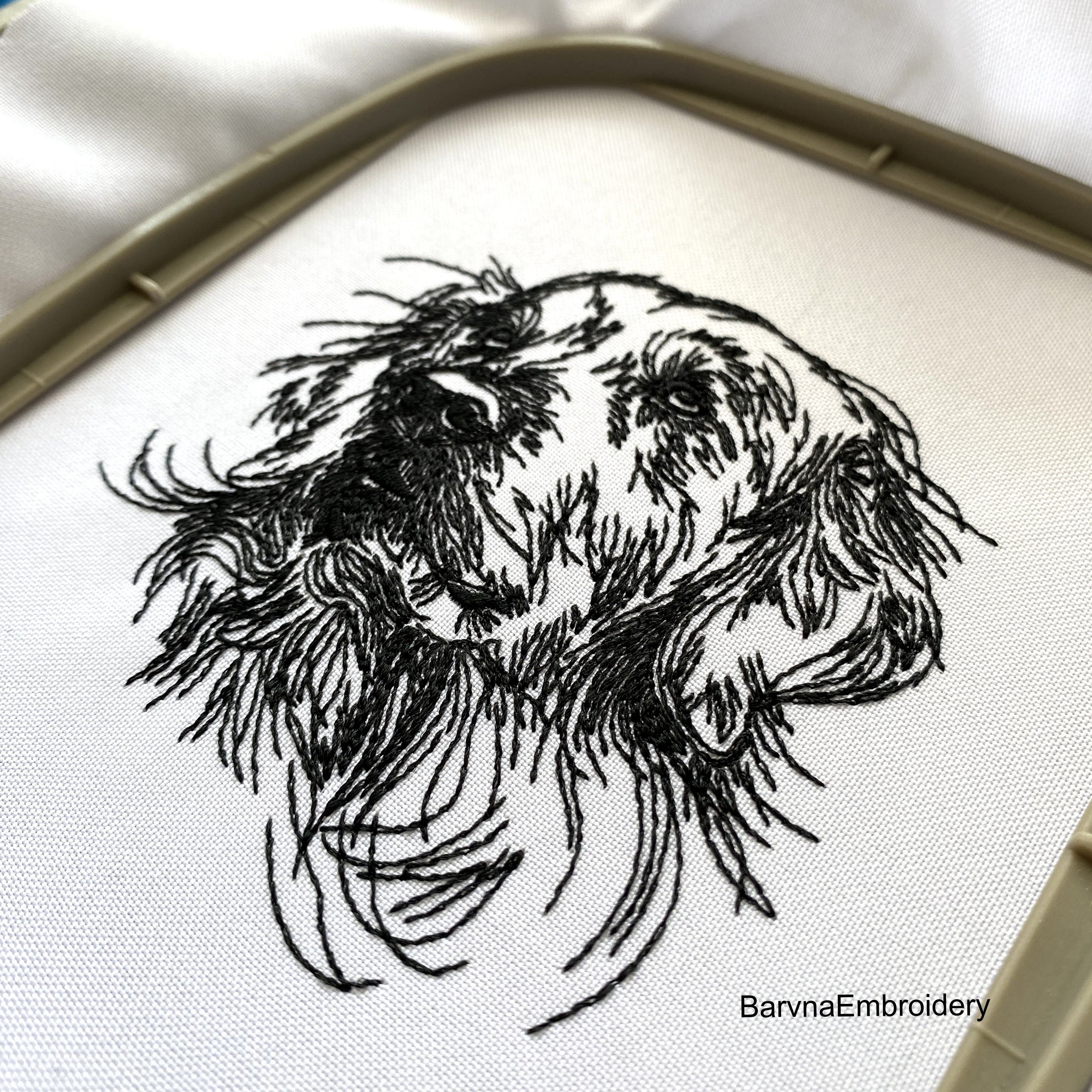 Golden Retriever Digital Machine Embroidery Design. – BarvnaEmbroidery